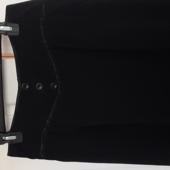 Twenty one black skirt with pockets. Size medium. - Picture 1 of 9
